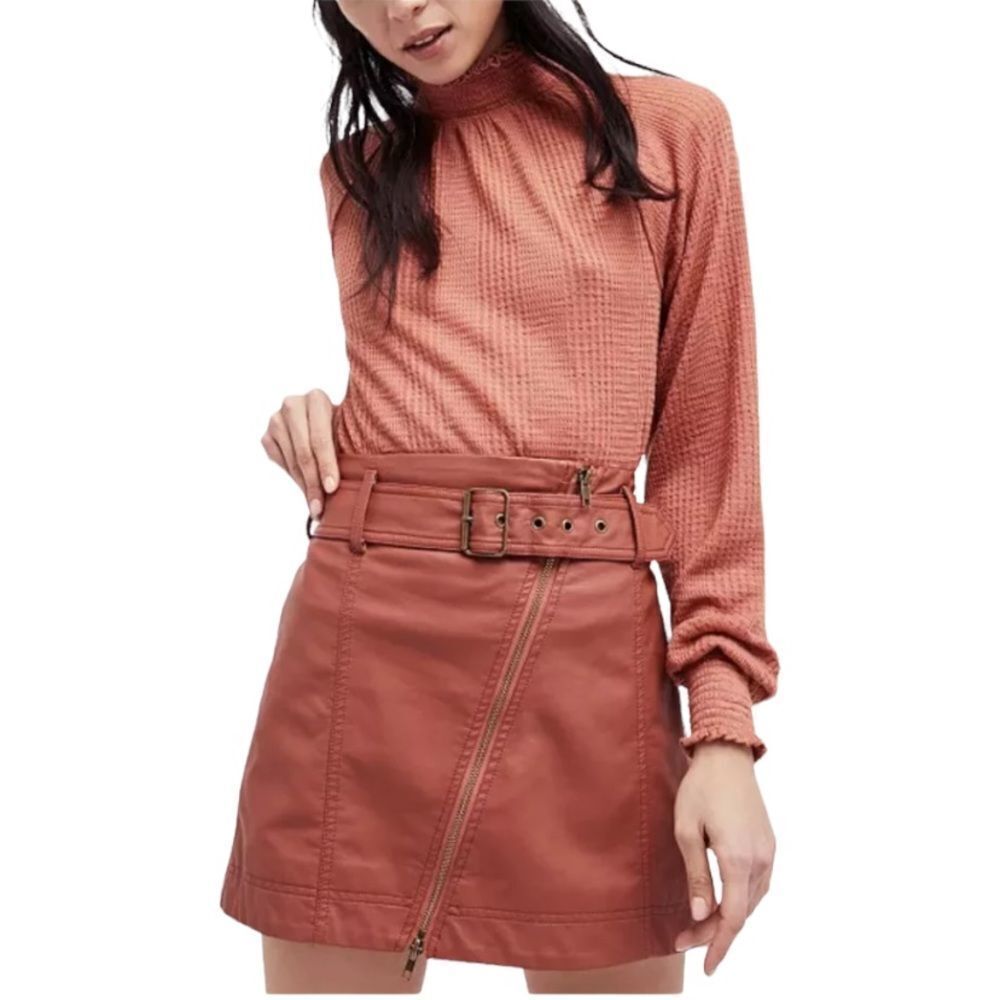 Free People‎ Feelin’ Fresh Faux Leather Mini Skirt With Belt Size 6 Burnt Orange